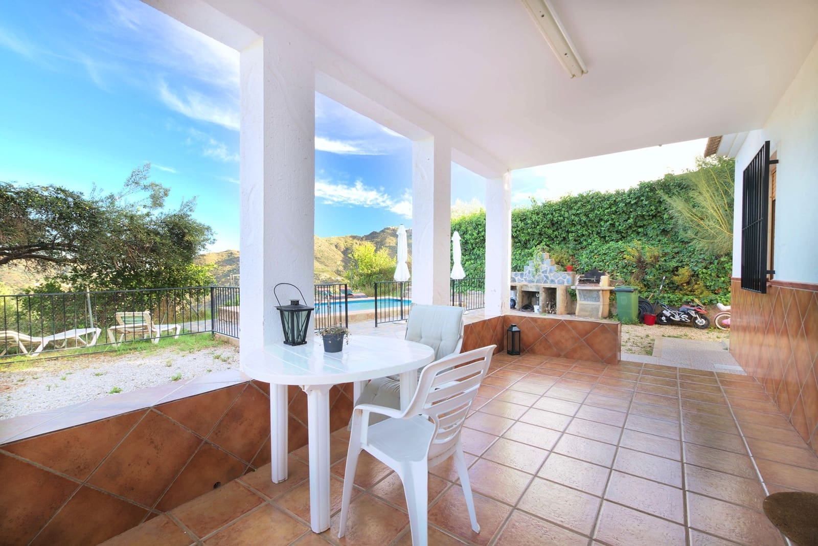 4 soveværelse Villa til salg i Comares med swimmingpool garage - € 260.000 (Ref: 7938634)