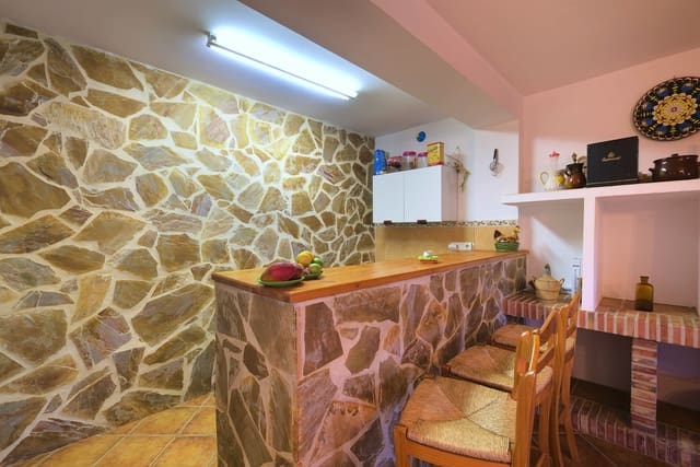 4 sovrum Villa till salu i Comares med pool garage - 260 000 € (Ref: 7938634)