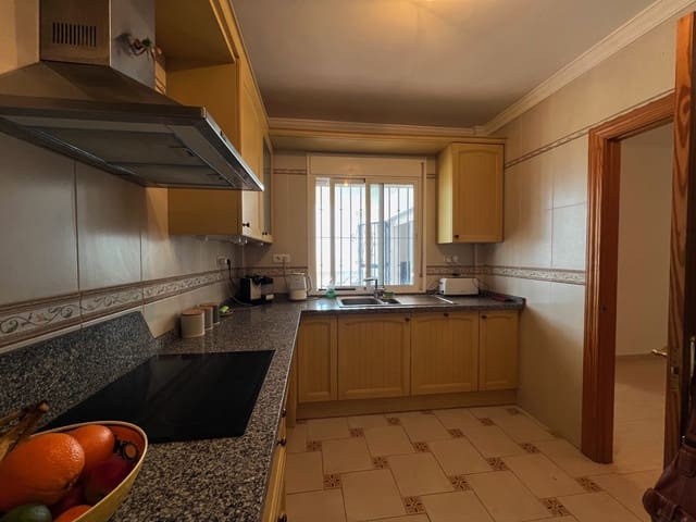 4 sypialnia Willa na sprzedaż w Alcaucín z basenem garażem - 360 000 € (Ref: 8334902)