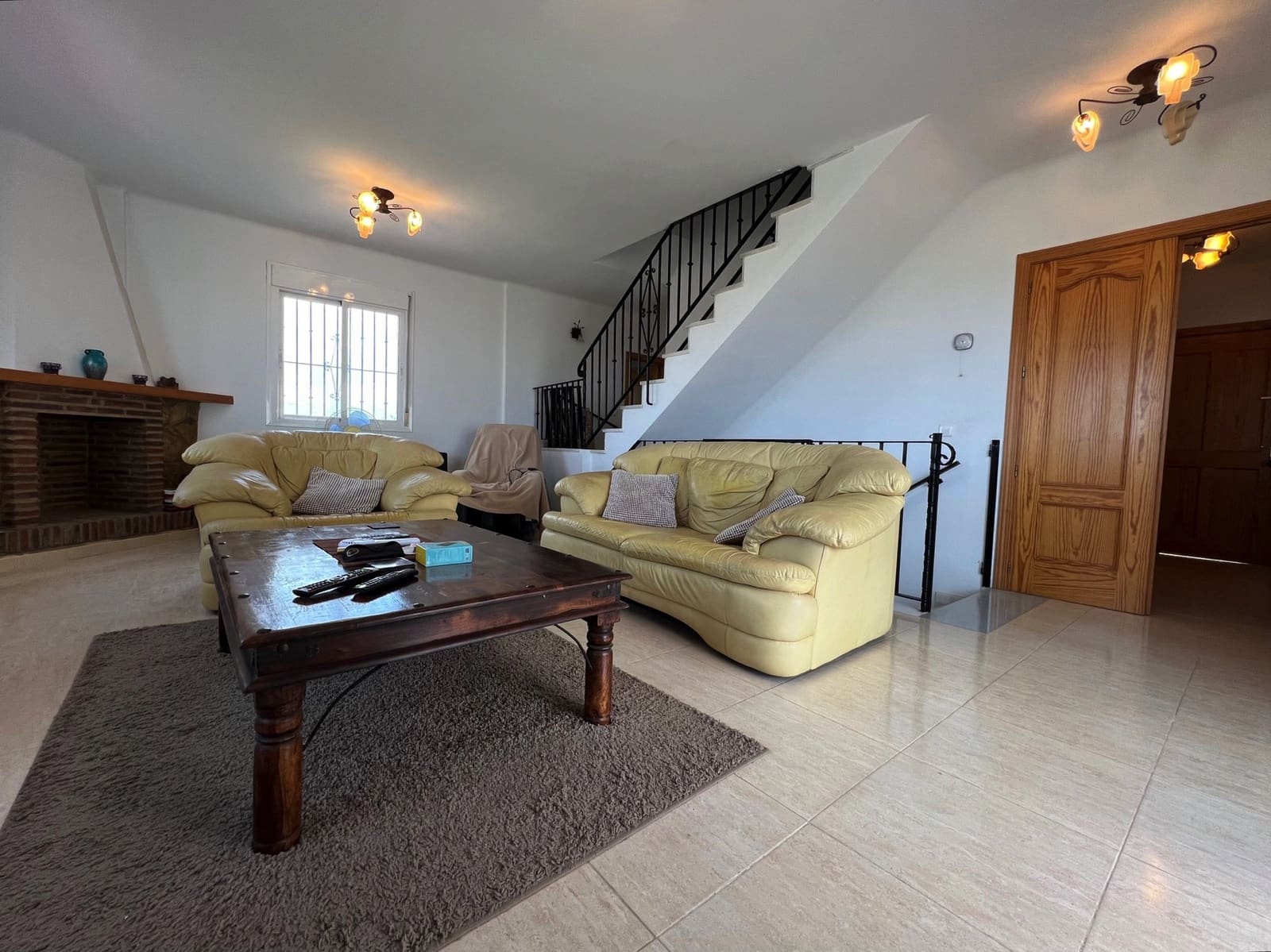 4 sypialnia Willa na sprzedaż w Alcaucin z basenem garażem - 360 000 € (Ref: 8334902)