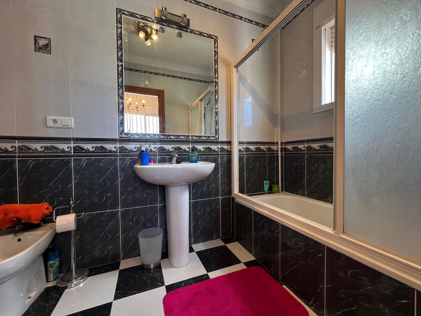 4 sypialnia Willa na sprzedaż w Alcaucin z basenem garażem - 360 000 € (Ref: 8334902)