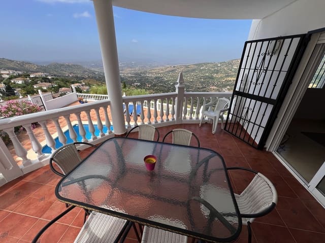 4 sypialnia Willa na sprzedaż w Alcaucín z basenem garażem - 360 000 € (Ref: 8334902)