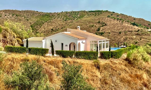 3 sovrum Villa till salu i Canillas de Aceituno med pool garage - 450 000 € (Ref: 8370356)