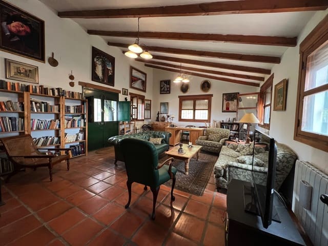 3 soverom Finca/Herregård til salgs i Sedella med svømmebasseng garasje - € 398 000 (Ref: 8439613)