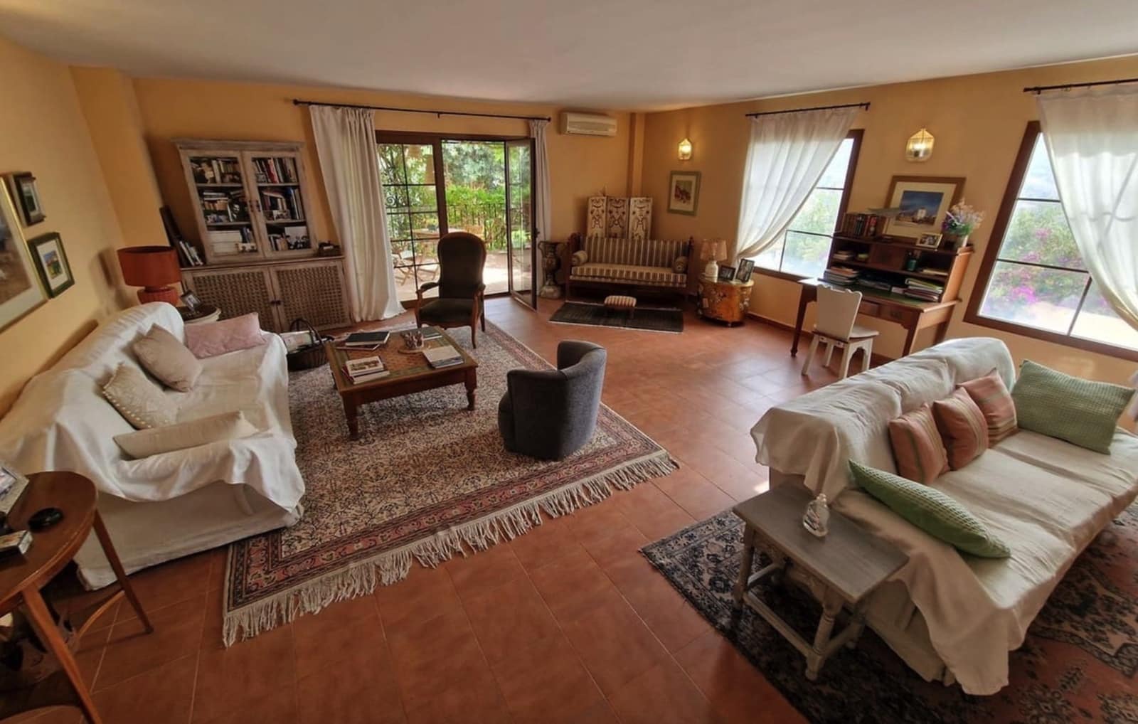 11 soveværelse Erhverv til salg i Alcaucin med swimmingpool garage - € 1.270.000 (Ref: 8474455)