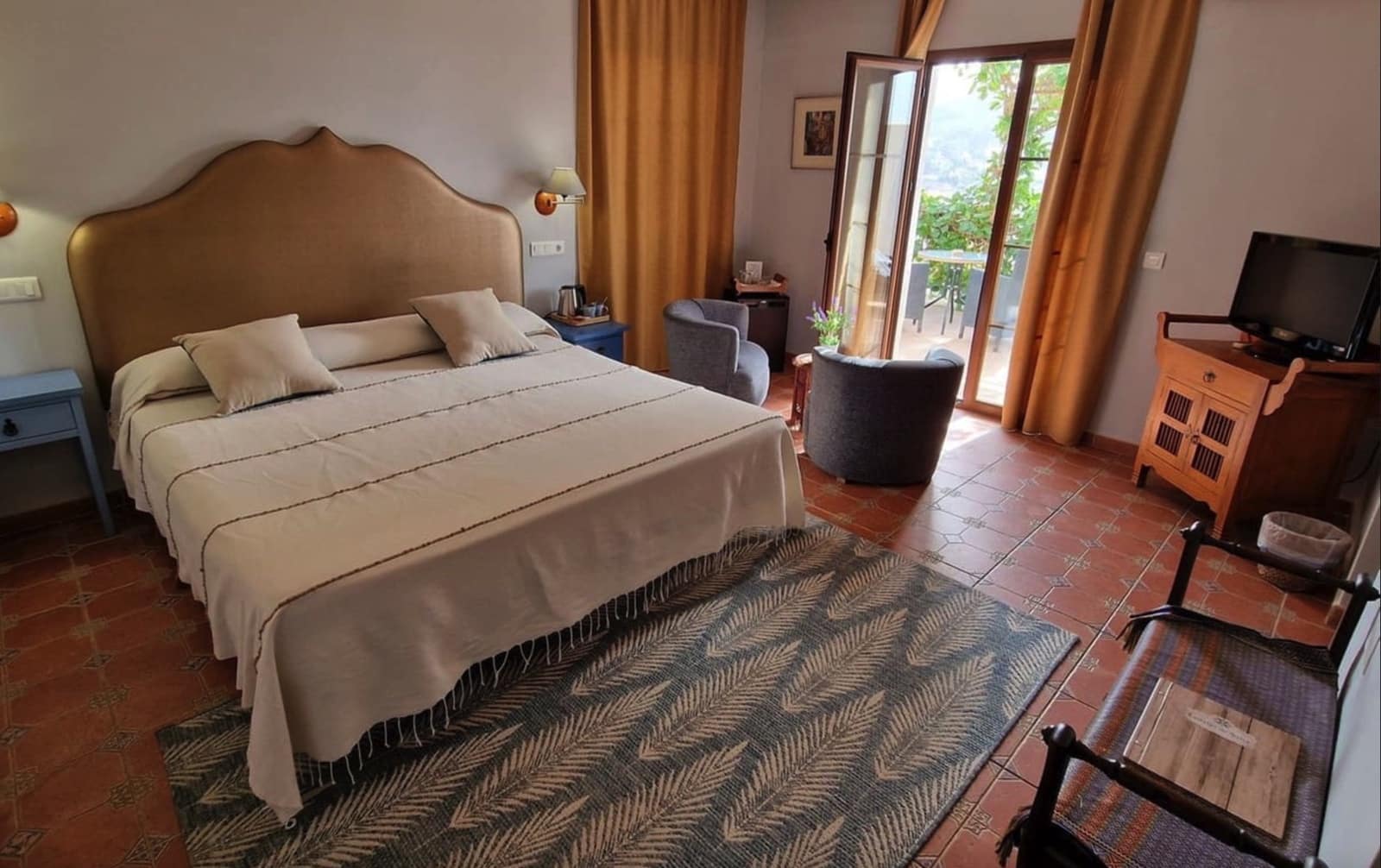 11 soveværelse Erhverv til salg i Alcaucin med swimmingpool garage - € 1.270.000 (Ref: 8474455)