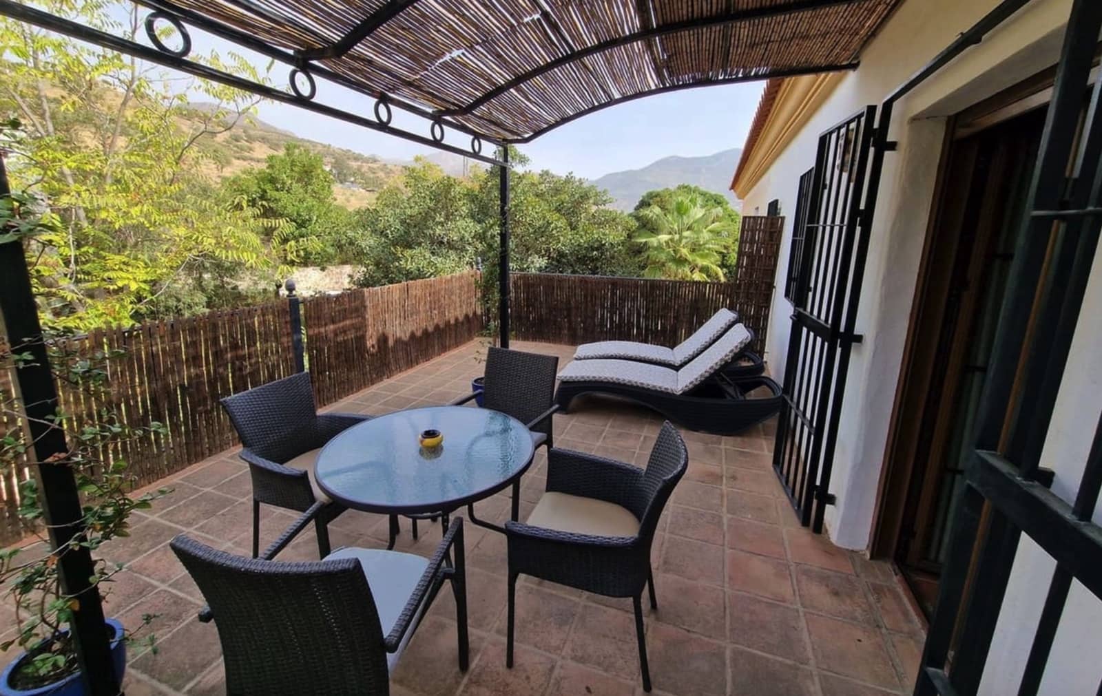 11 soveværelse Erhverv til salg i Alcaucin med swimmingpool garage - € 1.270.000 (Ref: 8474455)