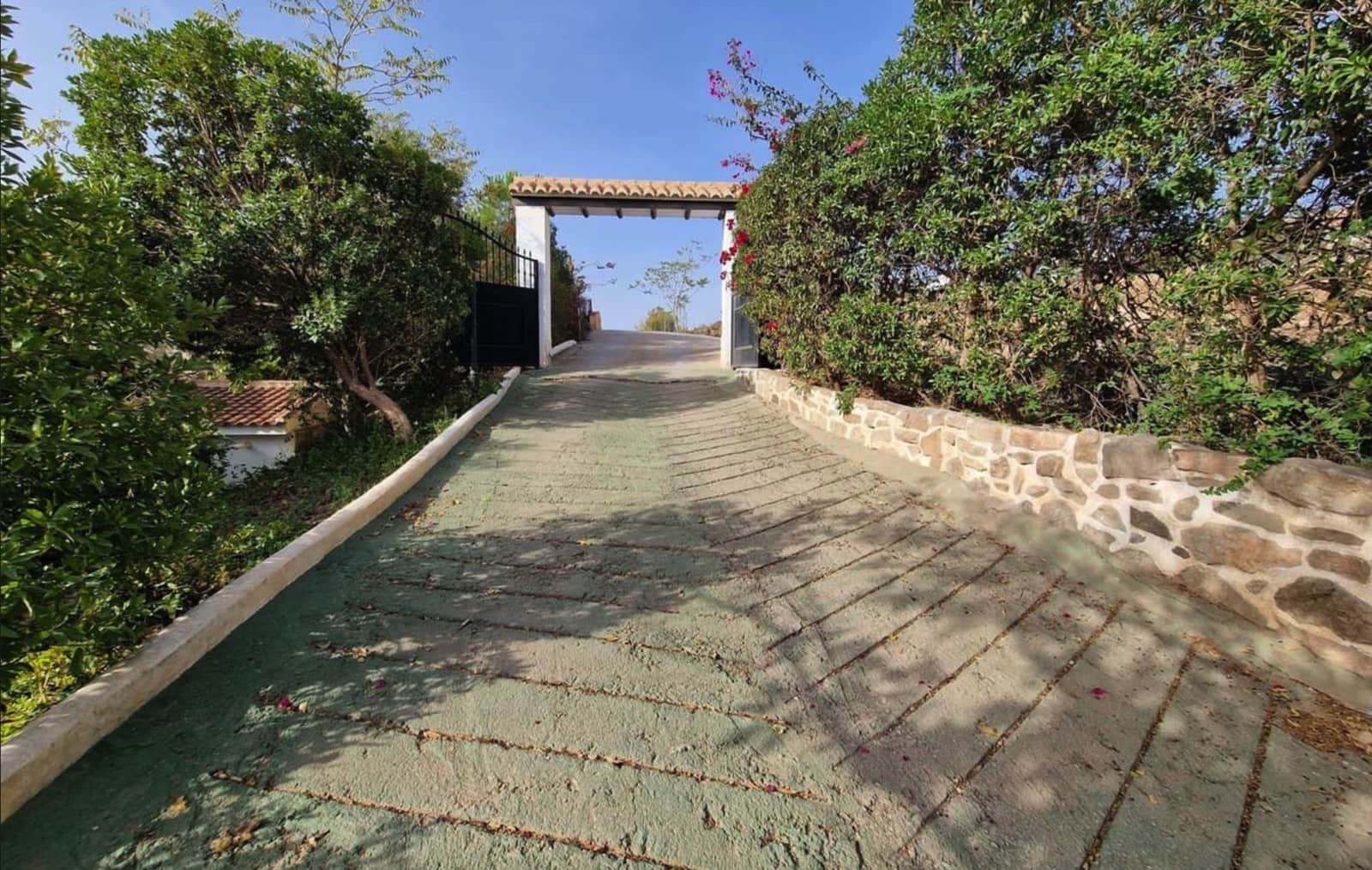 11 soveværelse Erhverv til salg i Alcaucin med swimmingpool garage - € 1.270.000 (Ref: 8474455)