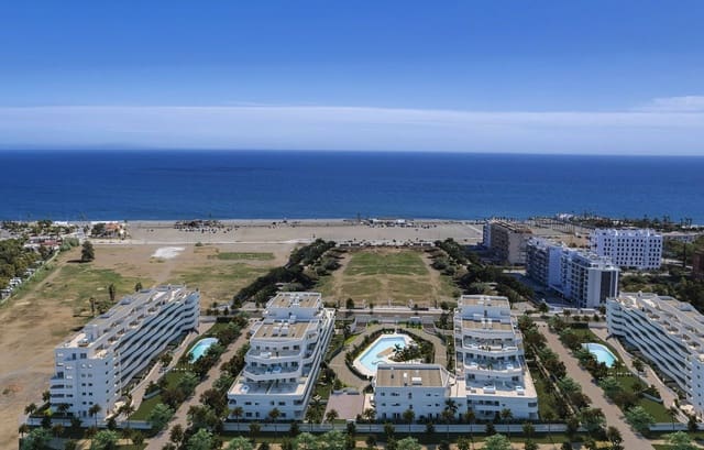 2 makuuhuone Huoneisto myytävänä paikassa Torre del Mar, Vélez-Málaga mukana uima-altaan 
autotalli - 336 000 € (Ref: 8581830)