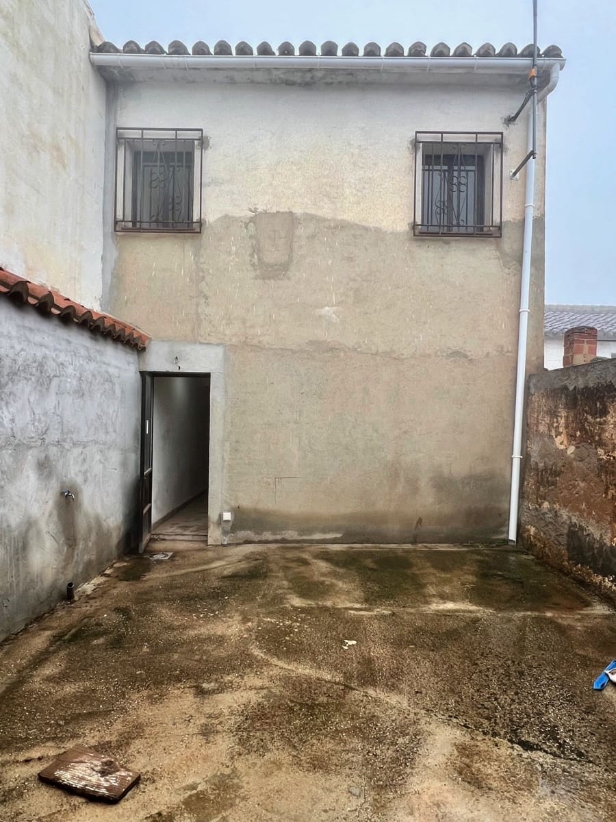 4 soveværelse Byhus til salg i Alcaucin - € 149.900 (Ref: 8592044)