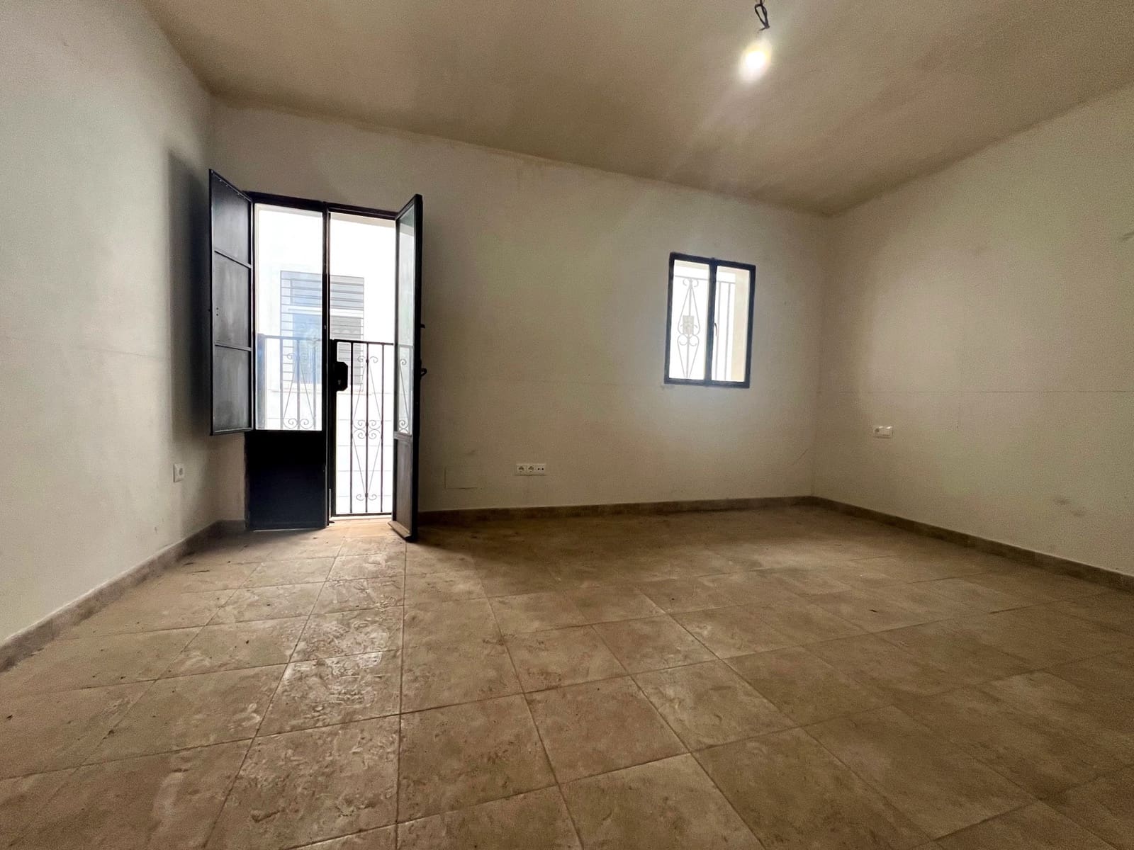 4 soveværelse Byhus til salg i Alcaucin - € 149.900 (Ref: 8592044)