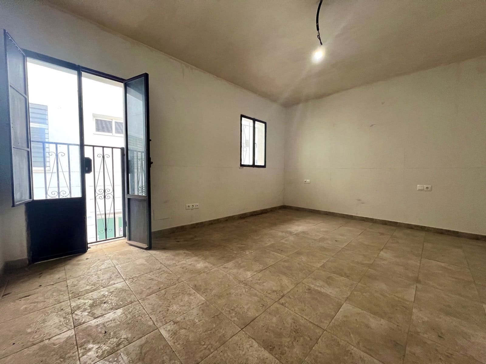4 slaapkamer Huis te koop in Alcaucin - € 149.900 (Ref: 8592044)