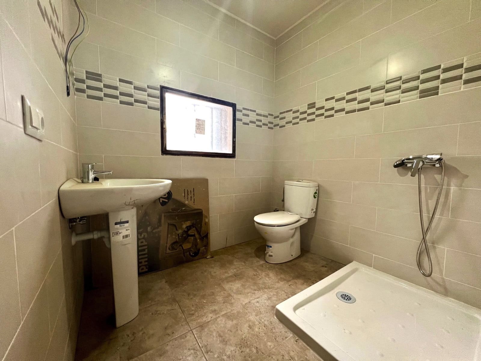 4 slaapkamer Huis te koop in Alcaucin - € 149.900 (Ref: 8592044)