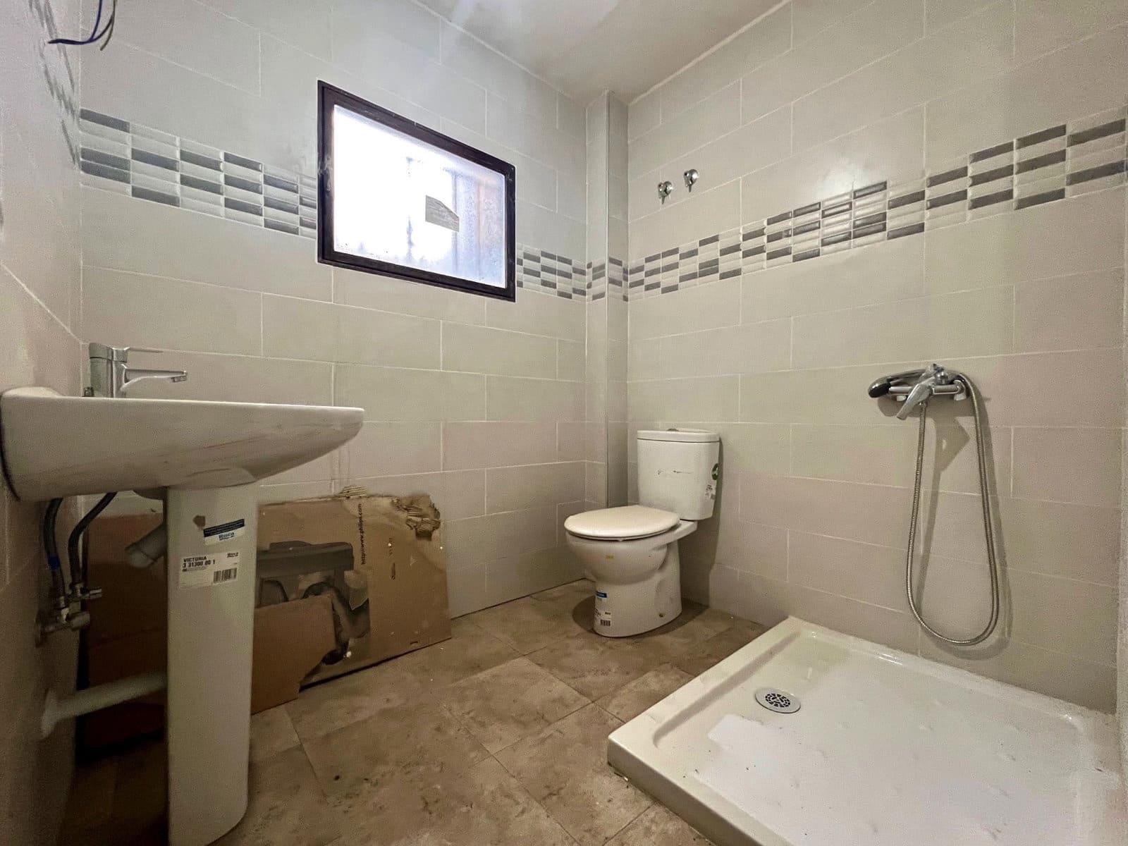 4 slaapkamer Huis te koop in Alcaucin - € 149.900 (Ref: 8592044)