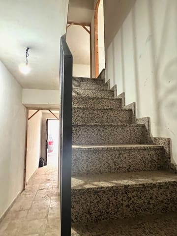 4 slaapkamer Huis te koop in Alcaucín - € 149.900 (Ref: 8592044)