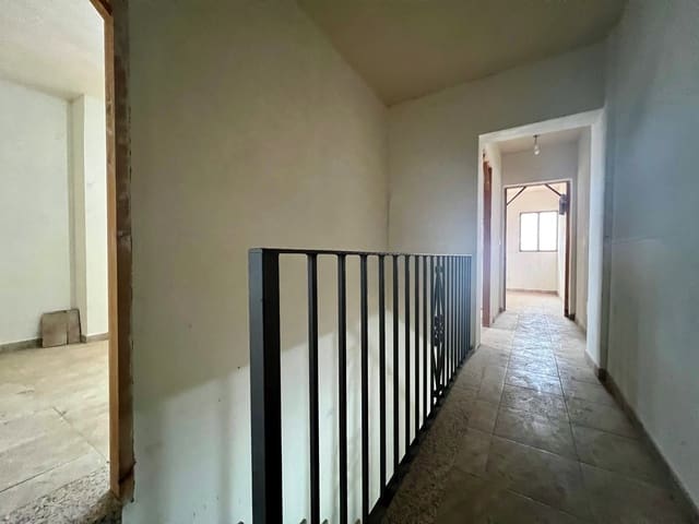 4 slaapkamer Huis te koop in Alcaucín - € 149.900 (Ref: 8592044)