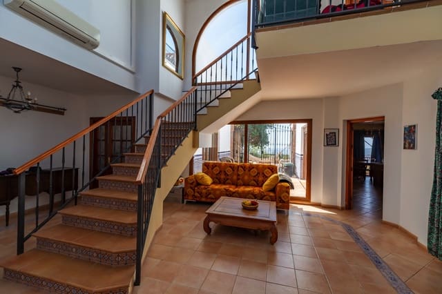 3 soverom Villa til salgs i Periana med svømmebasseng garasje - € 729 000 (Ref: 8707529)