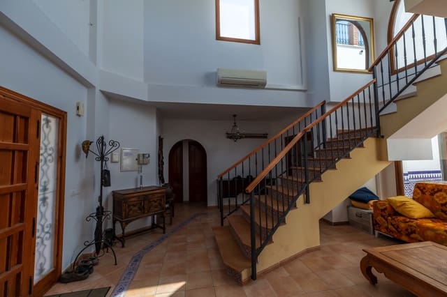 3 soverom Villa til salgs i Periana med svømmebasseng garasje - € 729 000 (Ref: 8707529)