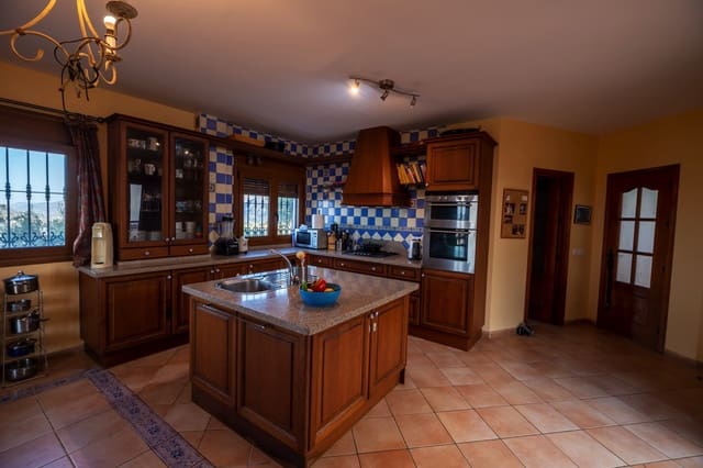 3 soverom Villa til salgs i Periana med svømmebasseng garasje - € 729 000 (Ref: 8707529)