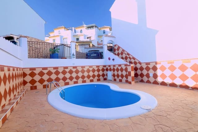 3 soverom Villa til salgs i Torre del Mar, Vélez-Málaga med svømmebasseng garasje - € 410 000 (Ref: 8717208)