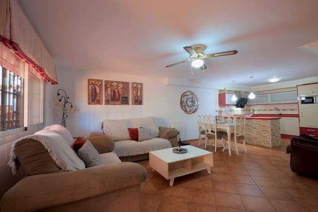 3 soverom Villa til salgs i Torre del Mar, Vélez-Málaga med svømmebasseng garasje - € 410 000 (Ref: 8717208)