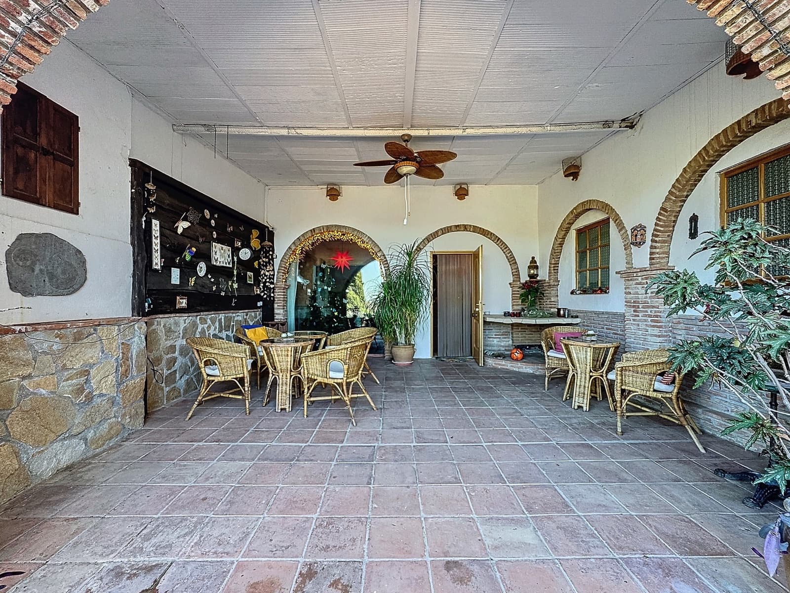 8 slaapkamer Commercieel te koop in Sedella met zwembad garage - € 695.000 (Ref: 8902833)