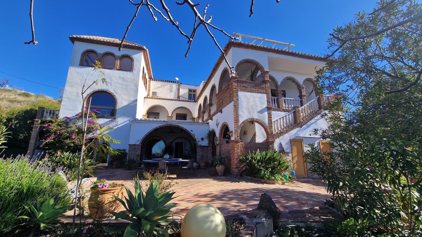 8 slaapkamer Commercieel te koop in Sedella met zwembad garage - € 695.000 (Ref: 8902833)