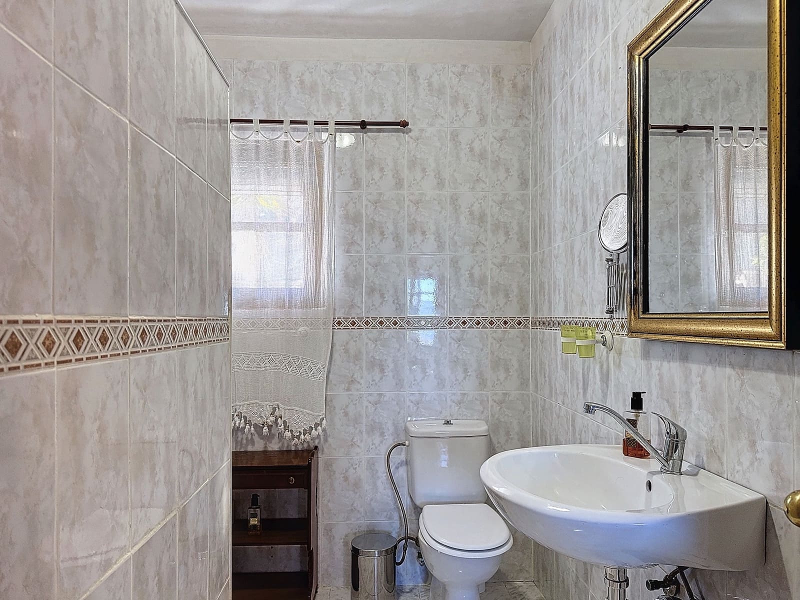 8 slaapkamer Commercieel te koop in Sedella met zwembad garage - € 695.000 (Ref: 8902833)