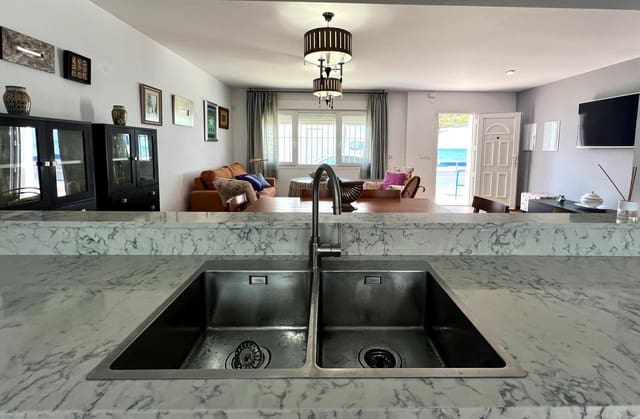 2 chambre Villa/Maison Mitoyenne à vendre à Lagos, Vélez-Málaga - 385 000 € (Ref: 8936007)
