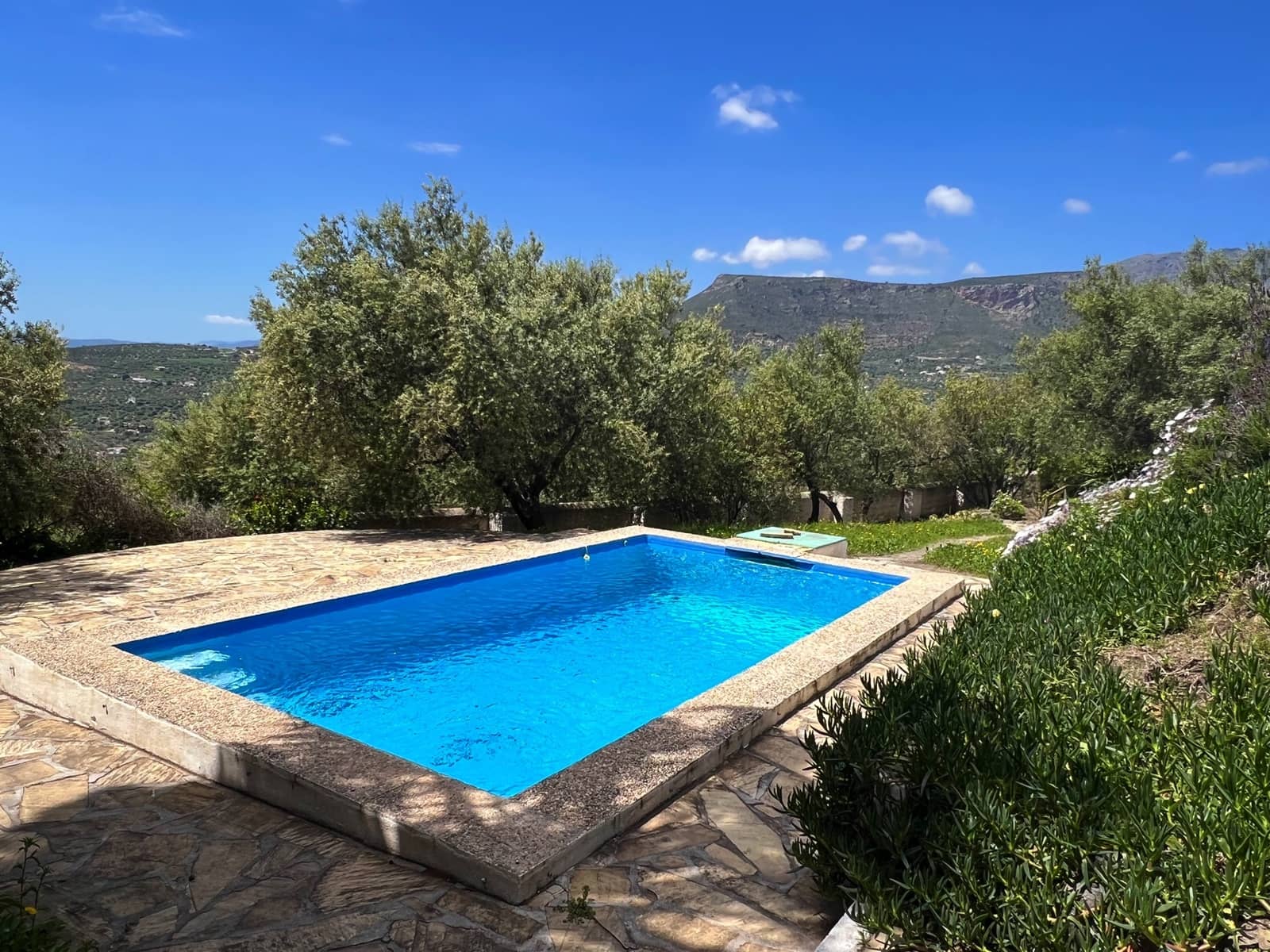 4 soveværelse Villa til salg i Alcaucin med swimmingpool garage - € 334.000 (Ref: 8949788)