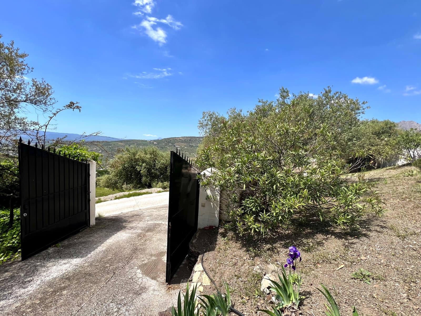 4 soveværelse Villa til salg i Alcaucin med swimmingpool garage - € 334.000 (Ref: 8949788)