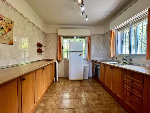 4 sovrum Villa till salu i Alcaucín med pool garage - 334 000 € (Ref: 8949788)