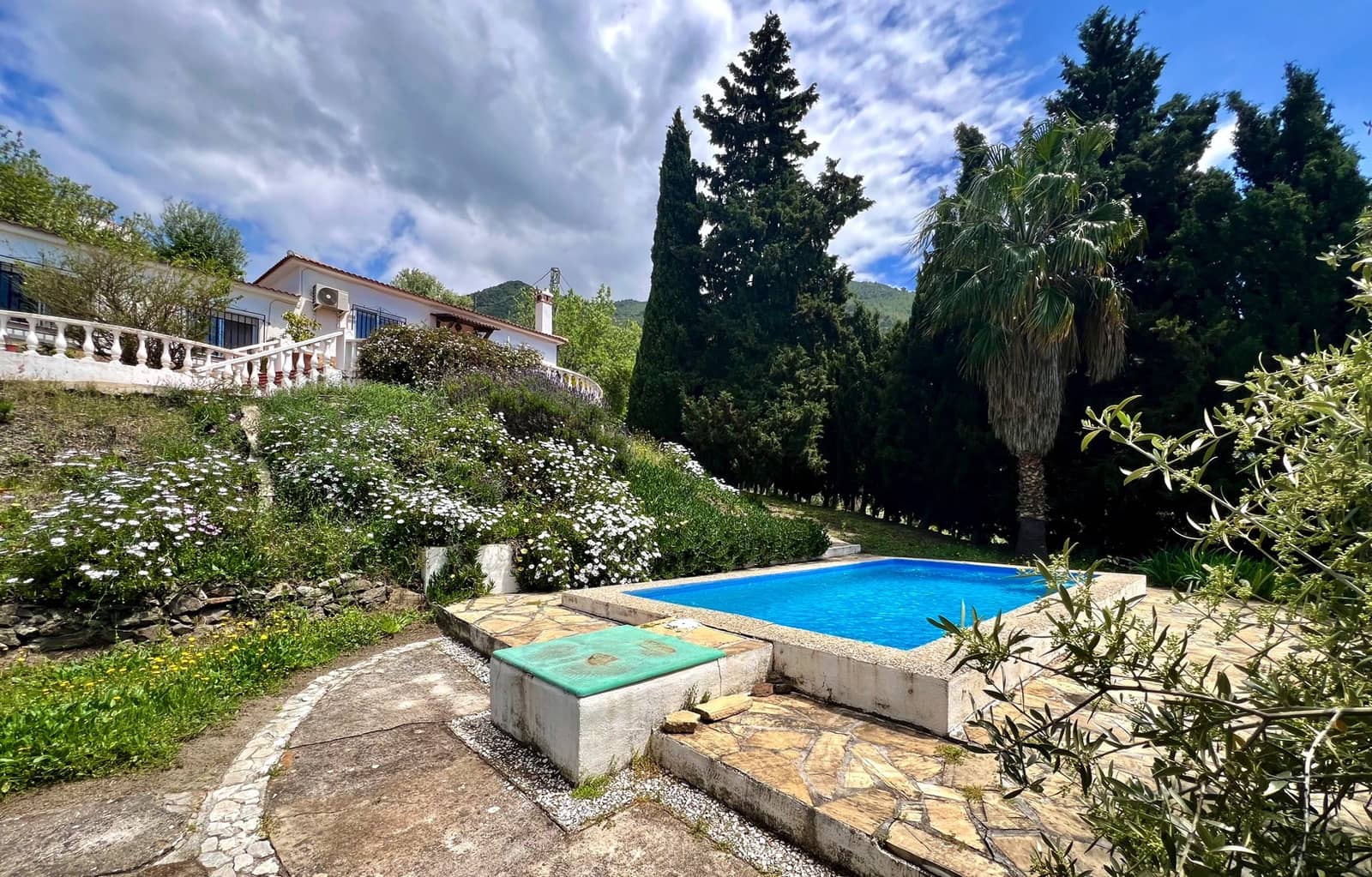 4 soveværelse Villa til salg i Alcaucin med swimmingpool garage - € 334.000 (Ref: 8949788)