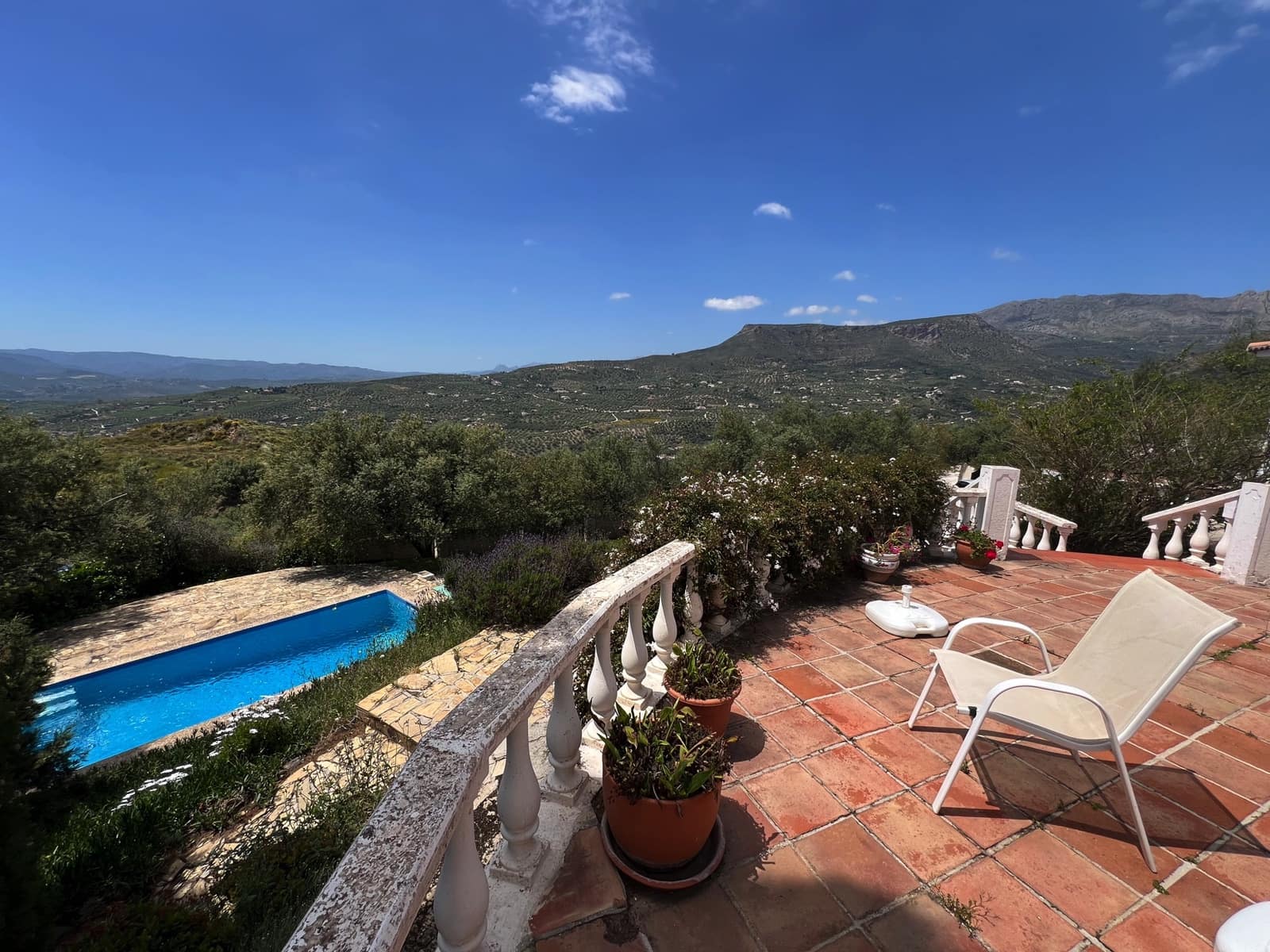 4 soveværelse Villa til salg i Alcaucin med swimmingpool garage - € 334.000 (Ref: 8949788)