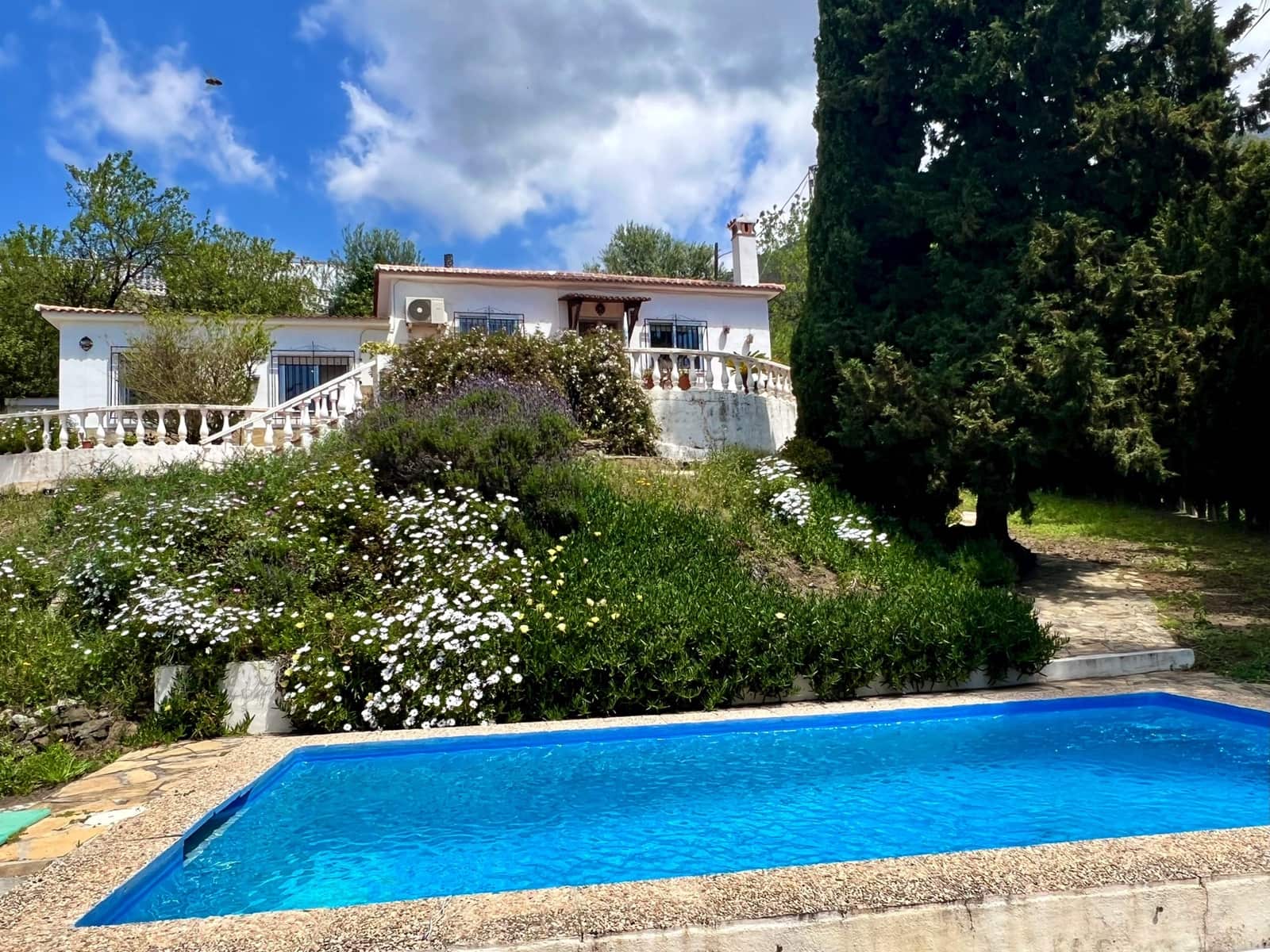 4 soveværelse Villa til salg i Alcaucin med swimmingpool garage - € 334.000 (Ref: 8949788)