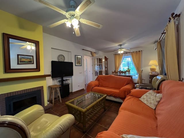 4 sovrum Villa till salu i Alcaucín med pool - 335 000 € (Ref: 8962145)