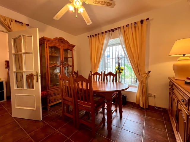 4 sovrum Villa till salu i Alcaucín med pool - 335 000 € (Ref: 8962145)