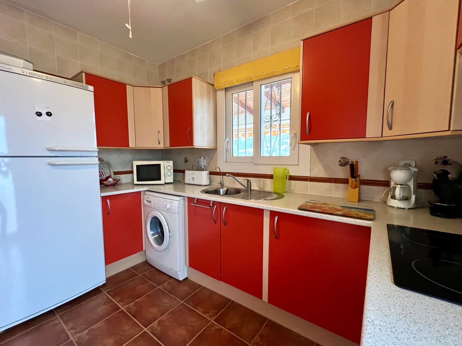 4 soveværelse Villa til salg i Alcaucin med swimmingpool - € 335.000 (Ref: 8962145)