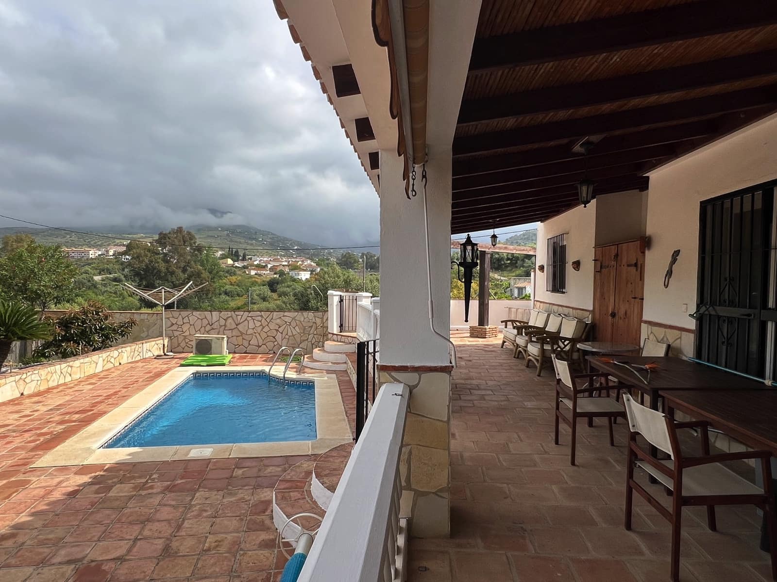 4 soveværelse Villa til salg i Alcaucin med swimmingpool - € 335.000 (Ref: 8962145)