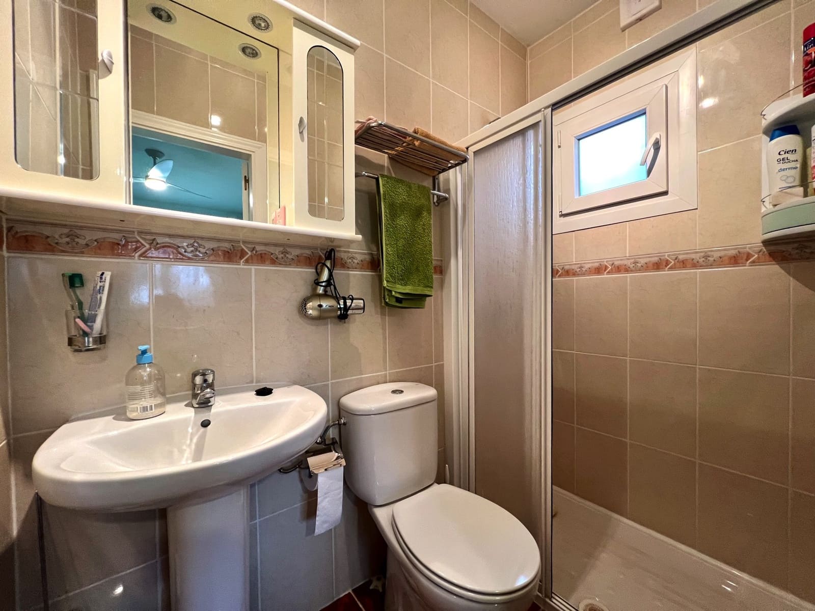 4 soveværelse Villa til salg i Alcaucin med swimmingpool - € 335.000 (Ref: 8962145)