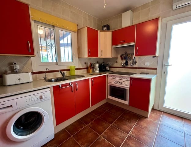 4 sovrum Villa till salu i Alcaucín med pool - 335 000 € (Ref: 8962145)