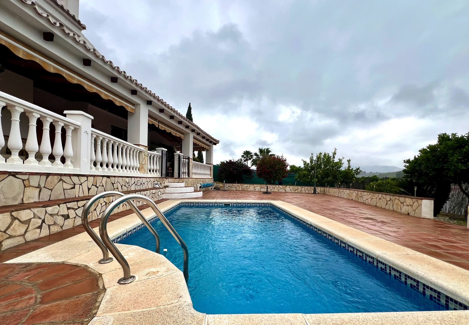 4 soveværelse Villa til salg i Alcaucin med swimmingpool - € 335.000 (Ref: 8962145)