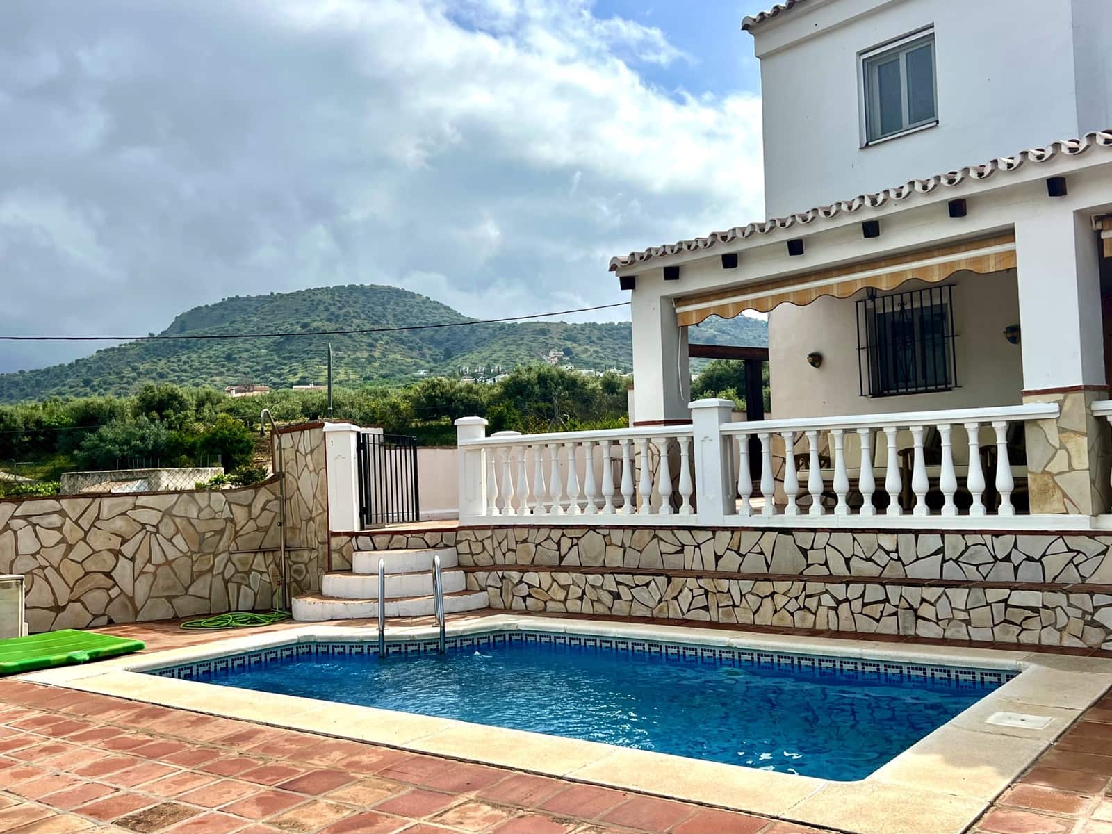 4 soveværelse Villa til salg i Alcaucin med swimmingpool - € 335.000 (Ref: 8962145)