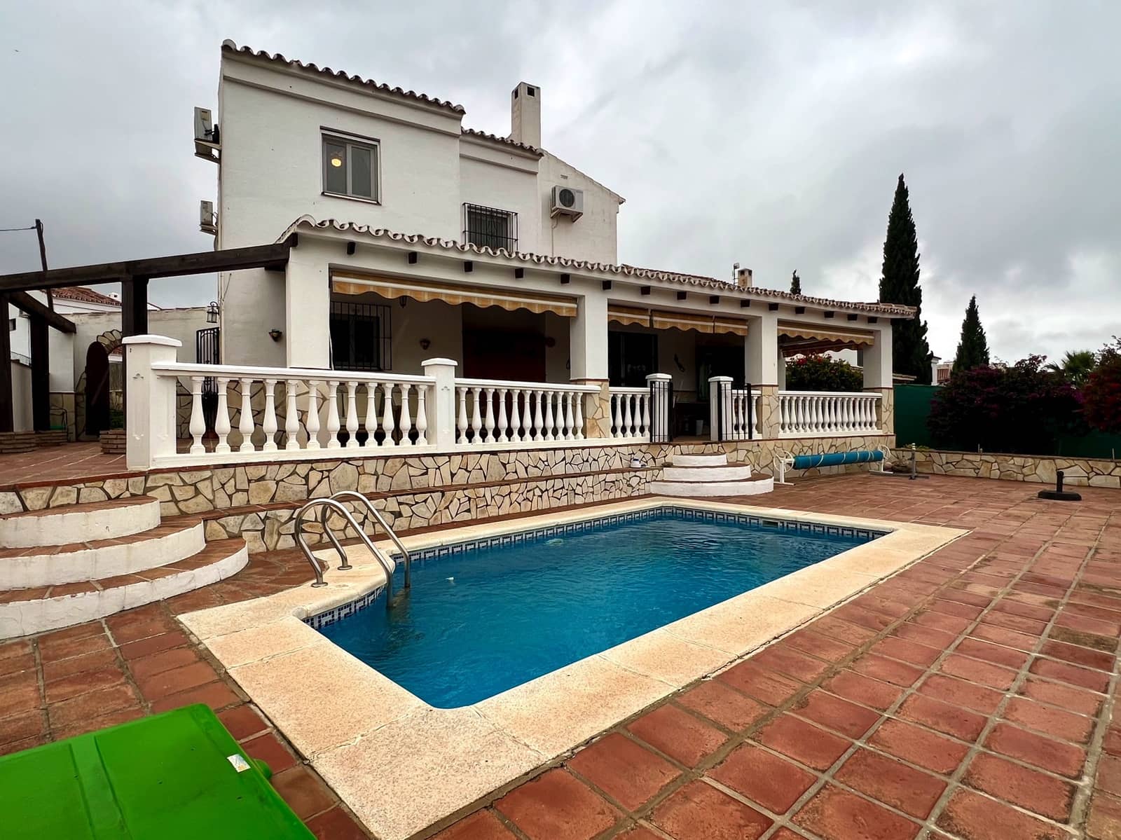 4 soveværelse Villa til salg i Alcaucin med swimmingpool - € 335.000 (Ref: 8962145)