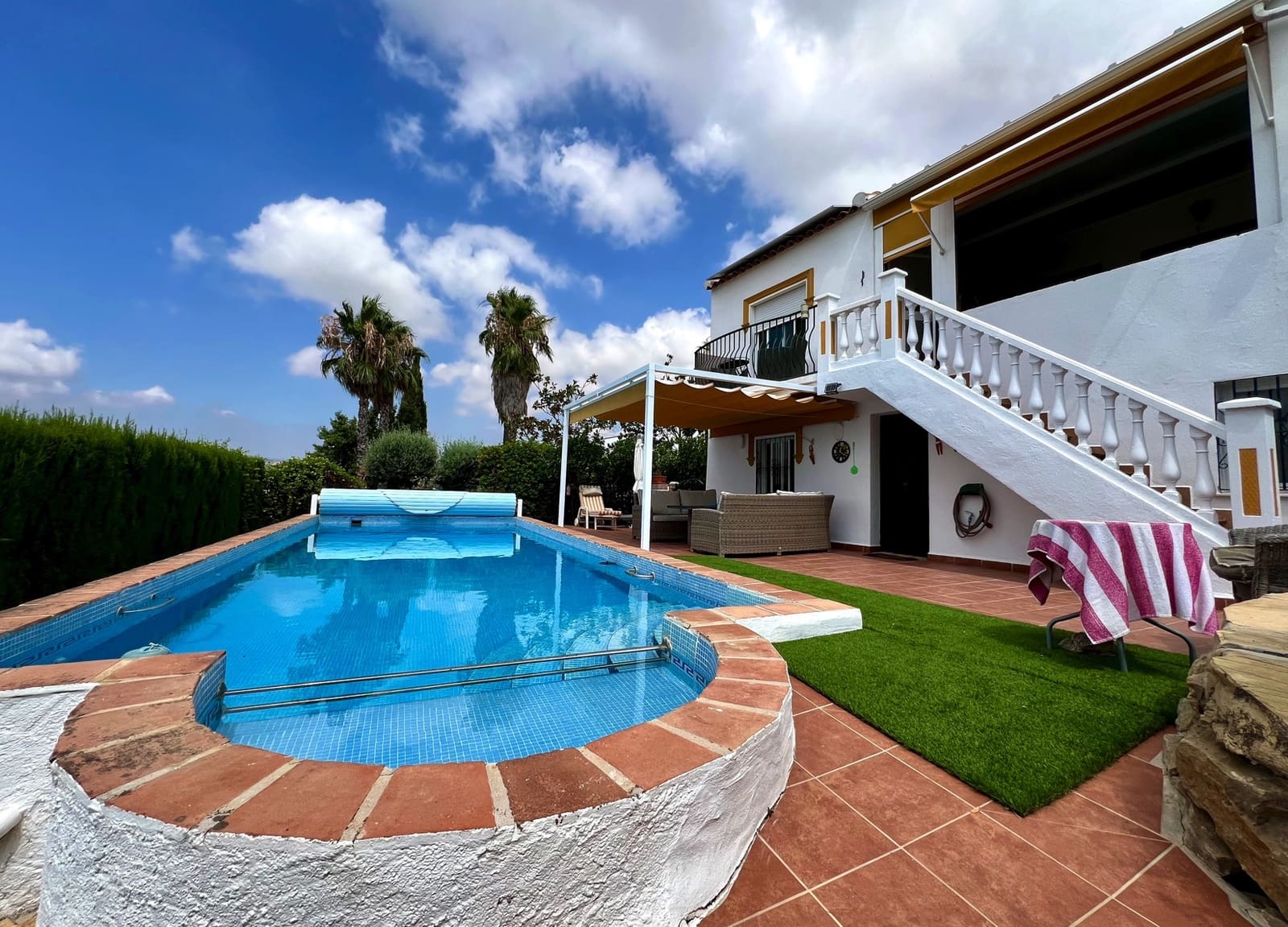 3 soveværelse Villa til salg i Vinuela med swimmingpool garage - € 364.000 (Ref: 9115558)