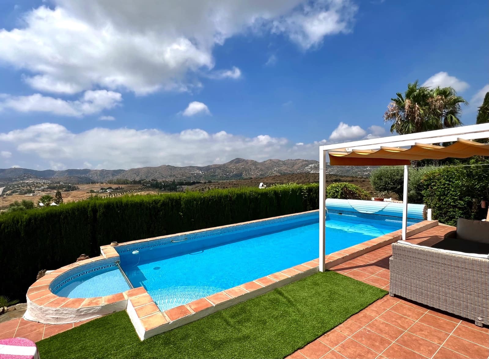 3 soveværelse Villa til salg i Vinuela med swimmingpool garage - € 364.000 (Ref: 9115558)