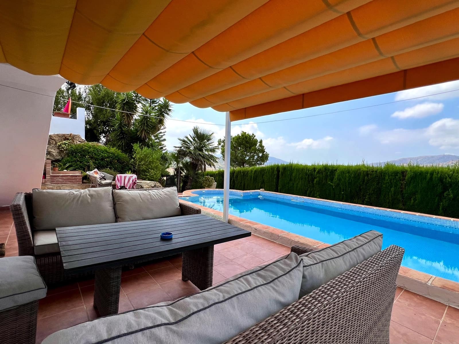 3 soveværelse Villa til salg i Vinuela med swimmingpool garage - € 364.000 (Ref: 9115558)