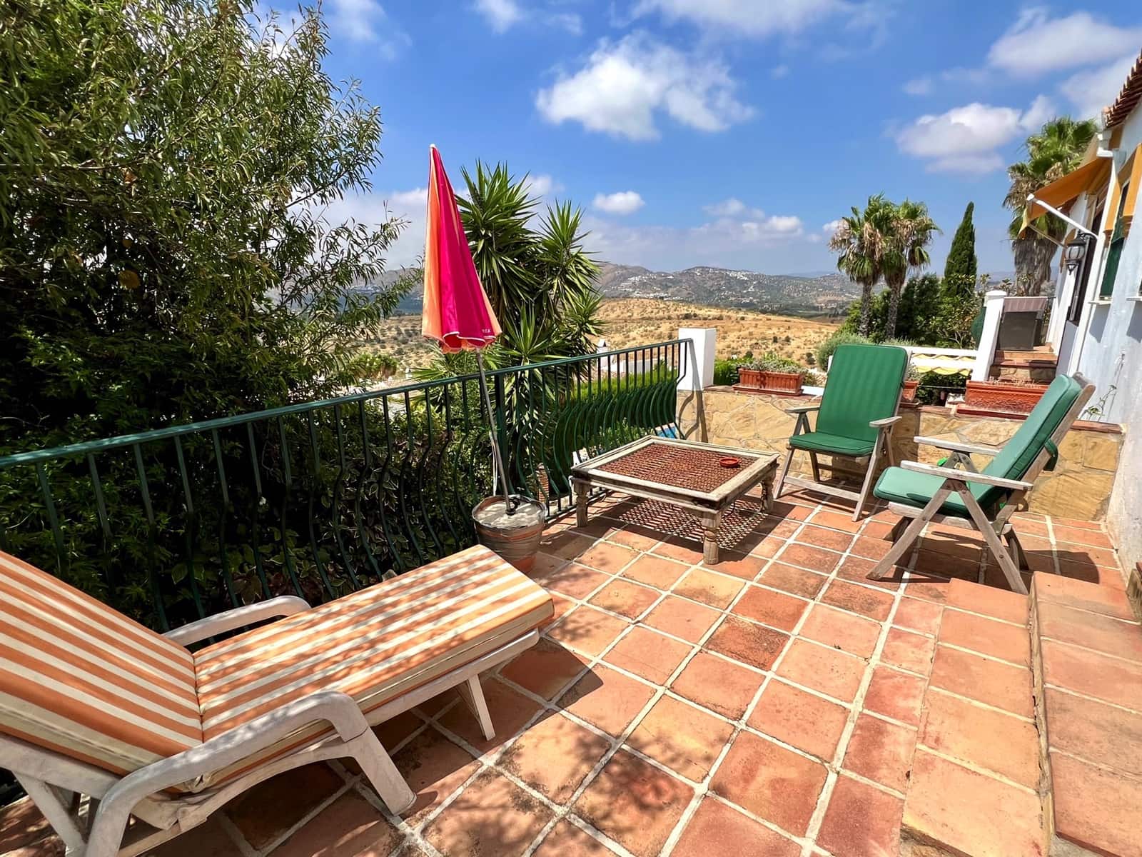 3 soveværelse Villa til salg i Vinuela med swimmingpool garage - € 364.000 (Ref: 9115558)