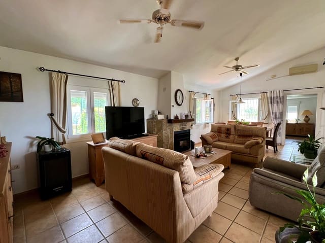 3 soveværelse Villa til salg i Viñuela med swimmingpool garage - € 364.000 (Ref: 9115558)