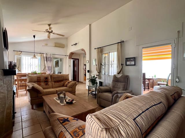 3 soveværelse Villa til salg i Viñuela med swimmingpool garage - € 364.000 (Ref: 9115558)